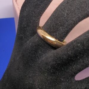 NWT  3.15mm Wide Gold Tone Band Fashion Finger Ring Size 4 Wedding